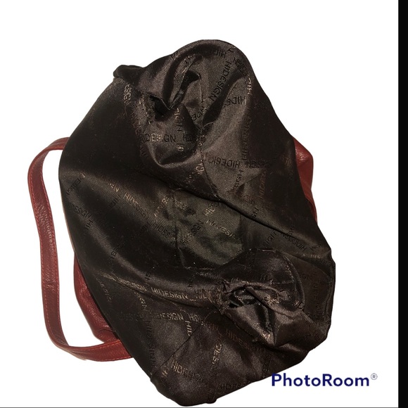 Hidesign Gen Leather Lrg Red Shoulder Bag w/gld hardware Good Preloved Condition - Picture 15 of 15